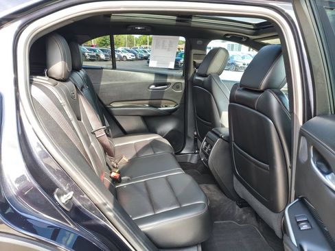 Used 2023 Cadillac XT4 Sport w/ Sun And Sound Package AWD/4WD image 20