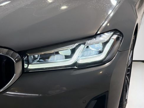 Used 2021 BMW 530i w/ Premium Package RWD image 9