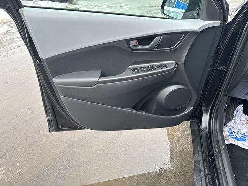 Used 2018 Hyundai Kona SEL image 23