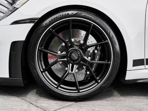 Used 2026 Porsche 911 GT3 w/ Weissach Package RWD image 4