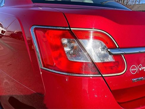 Used 2010 Ford Taurus Limited image 20