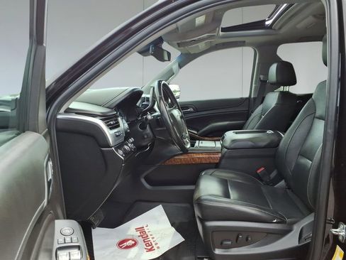 Used 2019 Chevrolet Tahoe Premier AWD/4WD image 16