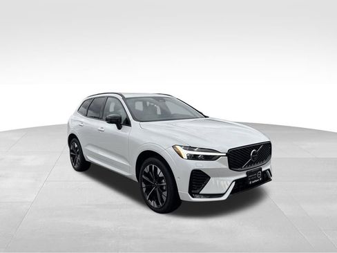 Certified 2026 Volvo XC60 B5 Plus w/ Protection Package Premier AWD/4WD image 37