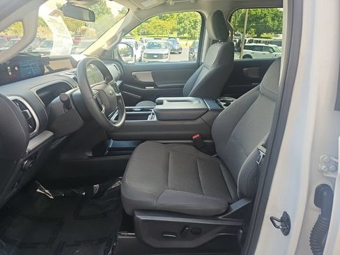 Used 2025 Ford Expedition Active AWD/4WD image 9
