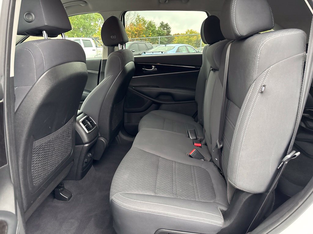 Used 2018 Kia Sorento AWD image 26