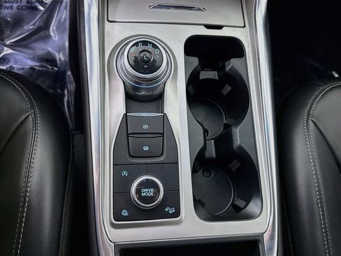 Used 2021 Ford Explorer XLT w/ Equipment Group 202A AWD/4WD image 10