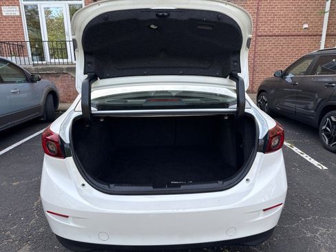 Used 2017 MAZDA MAZDA3 Touring w/ Popular Equipment Package image 31