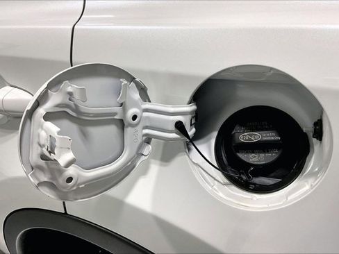 Used 2015 Toyota RAV4 Limited w/ Technology Package image 42