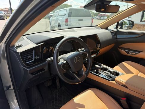 Used 2025 Lexus NX 350 AWD w/ Accessory Package (Z2) image 4