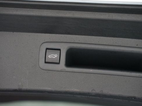 Used 2023 Toyota Highlander LE FWD image 35