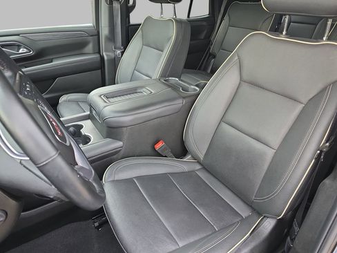 Certified 2024 GMC Yukon SLT w/ SLT Luxury Package AWD/4WD image 17