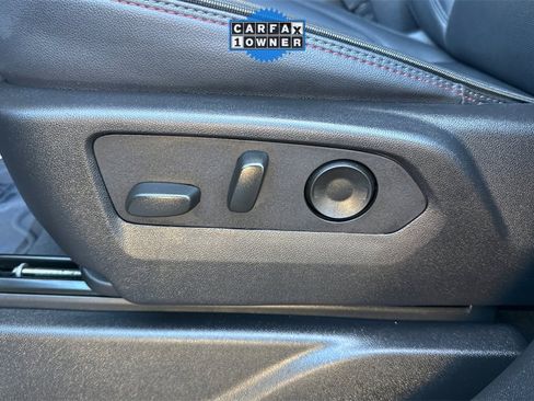 Used 2025 Chevrolet Suburban RST image 18