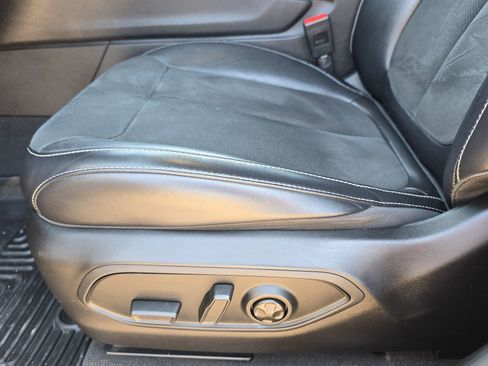 Used 2022 Jeep Grand Cherokee L Laredo RWD image 12