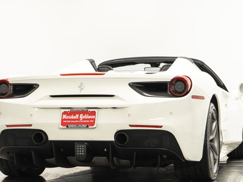 Used 2017 Ferrari 488 Spider image 9