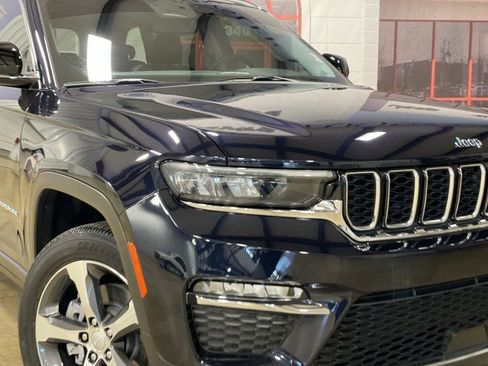 Used 2022 Jeep Grand Cherokee Limited 4xe image 11