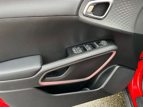 Used 2025 Kia Soul LX w/ LX Technology Package image 20