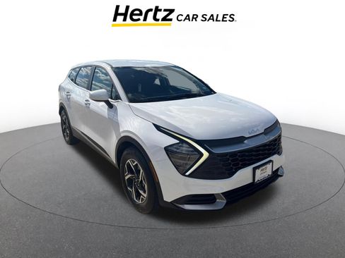 Used 2025 Kia Sportage LX image 1