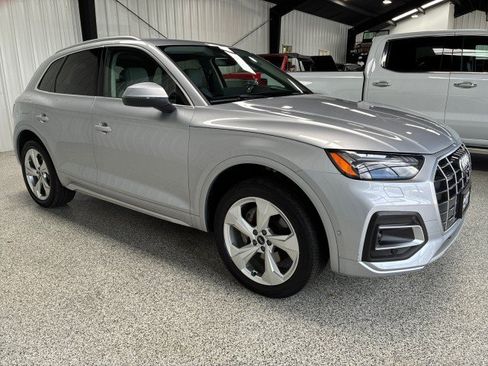 Used 2021 Audi Q5 Prestige AWD/4WD image 4