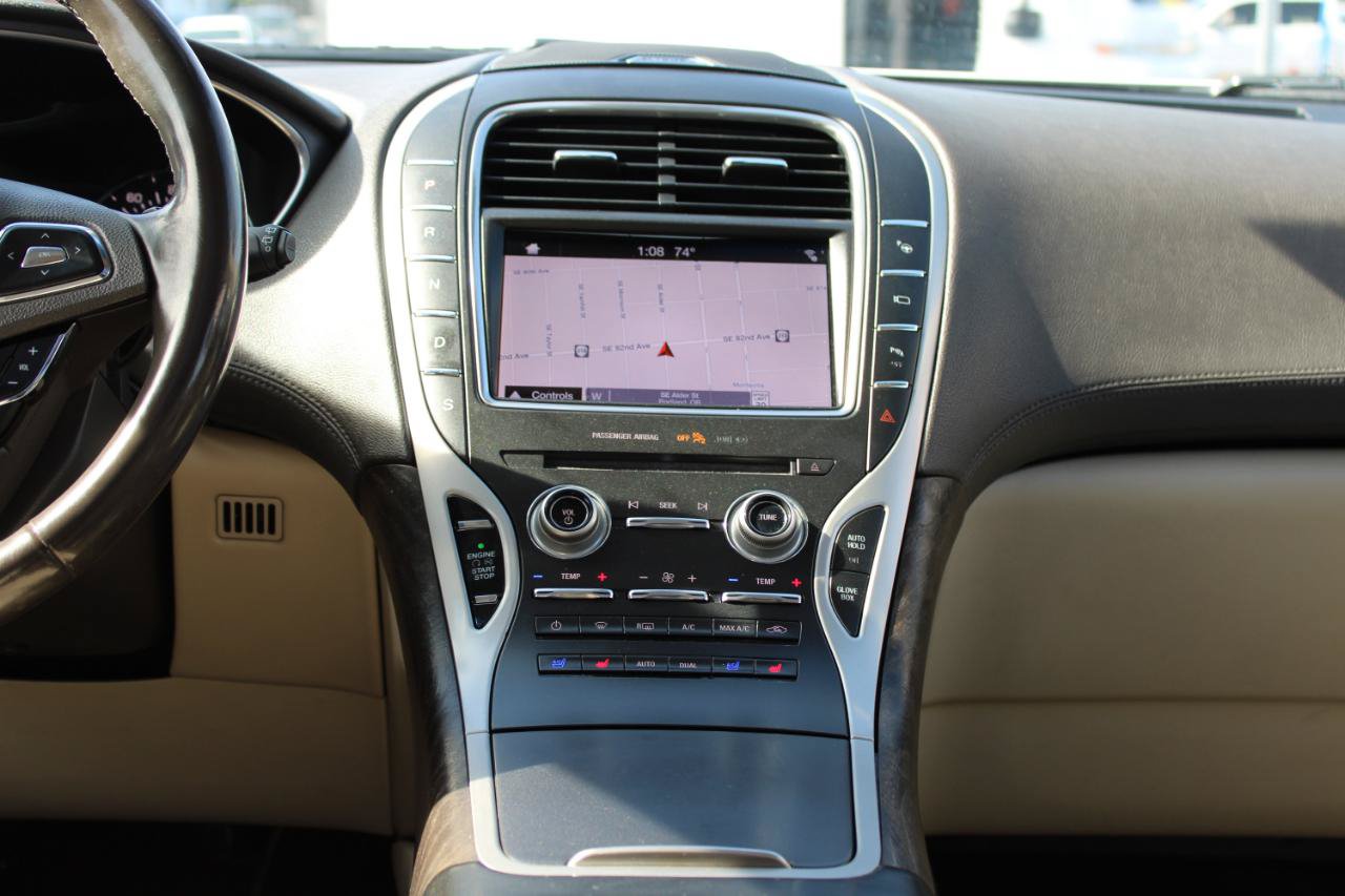 Used 2017 Lincoln MKX Reserve w/ Driver Assistance Package AWD/4WD image 11