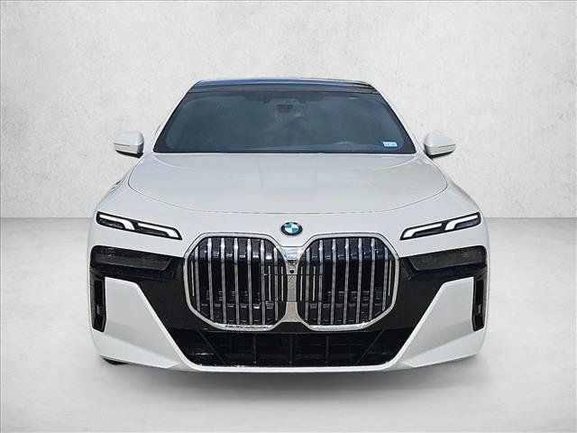 Used 2024 BMW 760i xDrive AWD/4WD image 2