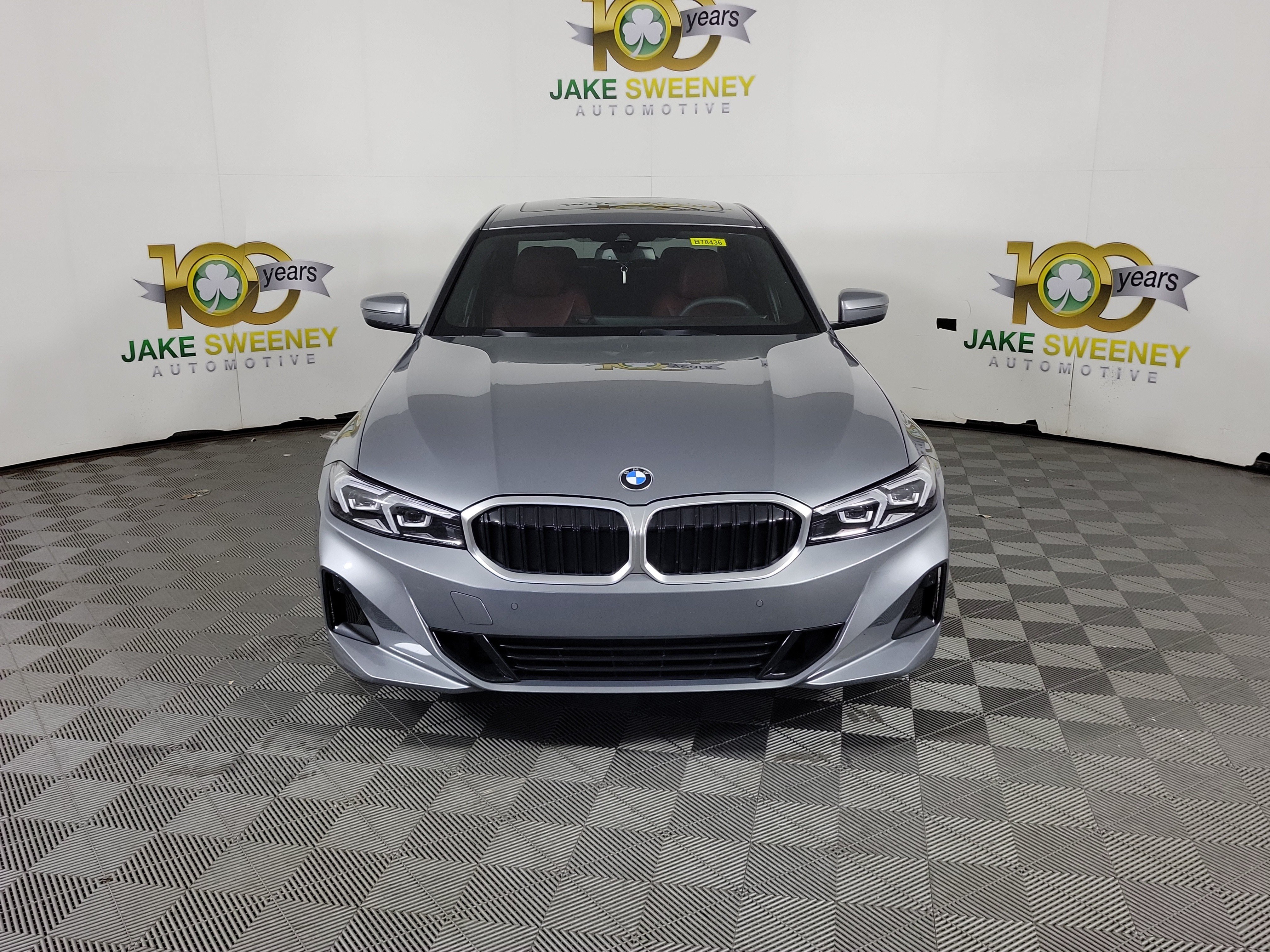 Certified 2025 BMW 330i xDrive Sedan w/ Convenience Package AWD/4WD image 2