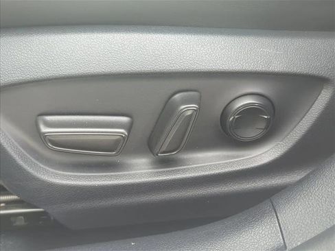 Used 2021 Toyota Prius XLE image 12