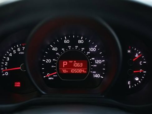 Used 2014 Kia Soul ! w/ Sun & Sound Package FWD image 32