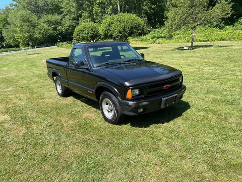 Used 1994 Chevrolet S10 Pickup 2WD Regular Cab image 1