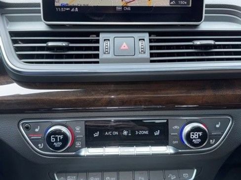 Used 2019 Audi Q5 2.0T Premium Plus w/ Premium Plus Package image 3