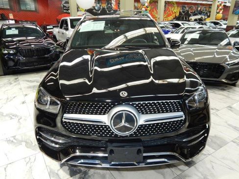 Used 2022 Mercedes-Benz GLE 350 4MATIC w/ AMG Line Exterior image 3