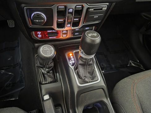 Certified 2024 Jeep Wrangler Unlimited Rubicon image 17