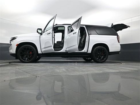 Certified 2021 Chevrolet Suburban Premier w/ Premium Package image 35