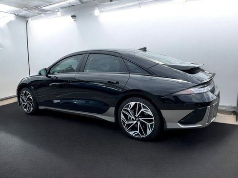 Used 2023 Hyundai Ioniq 6 SEL image 2