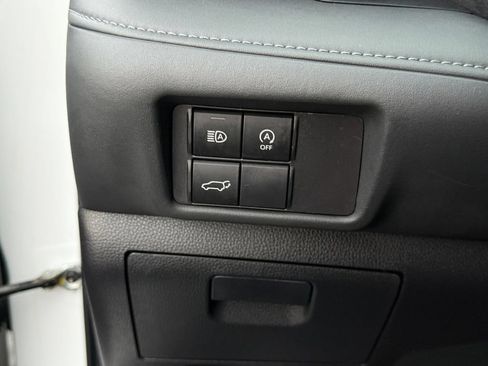 Used 2023 Toyota Highlander XLE AWD/4WD image 21