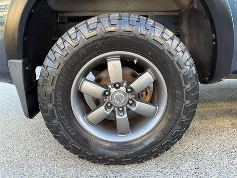 Used 2015 Nissan Titan PRO-4X w/ Pro-4x Luxury Package AWD/4WD image 18