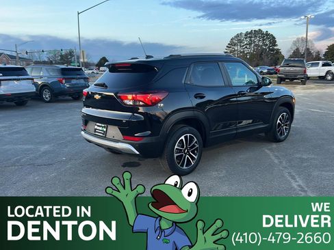 Used 2024 Chevrolet TrailBlazer LT w/ Driver Confidence Package image 5