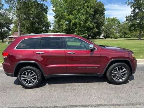 Used 2019 Jeep Grand Cherokee Limited AWD/4WD image 29