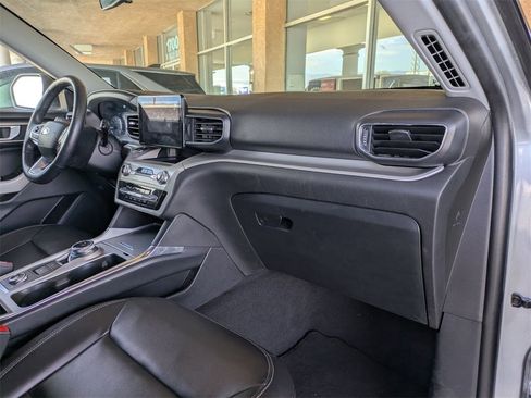 Used 2023 Ford Explorer XLT w/ Equipment Group 202A image 33