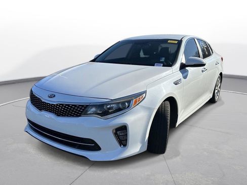 Used 2018 Kia Optima S image 2