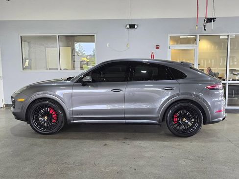 Used 2022 Porsche Cayenne GTS AWD/4WD image 7