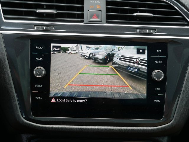 Certified 2024 Volkswagen Tiguan SE R-Line AWD/4WD image 28