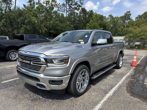 Used 2019 RAM 1500 Laramie RWD image 1