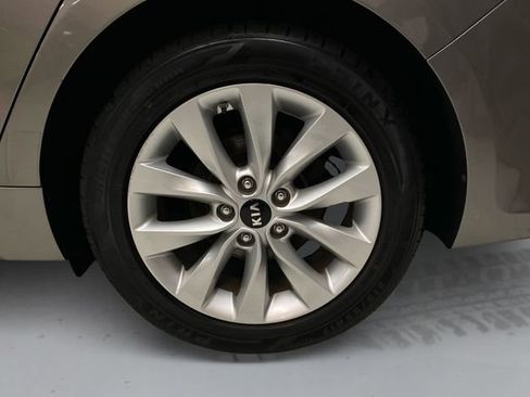 Used 2018 Kia Optima LX w/ 17" Alloy Wheels Package FWD image 17