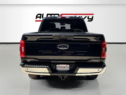 Used 2021 Ford F150 XLT image 6