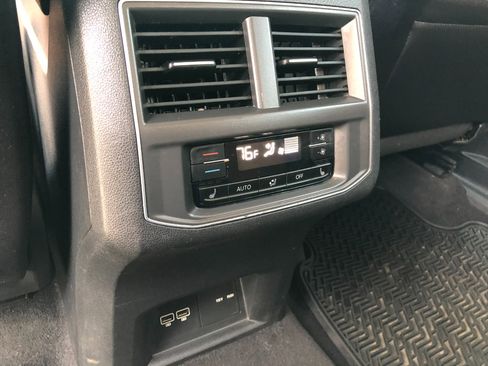 Used 2018 Volkswagen Atlas SEL Premium image 27