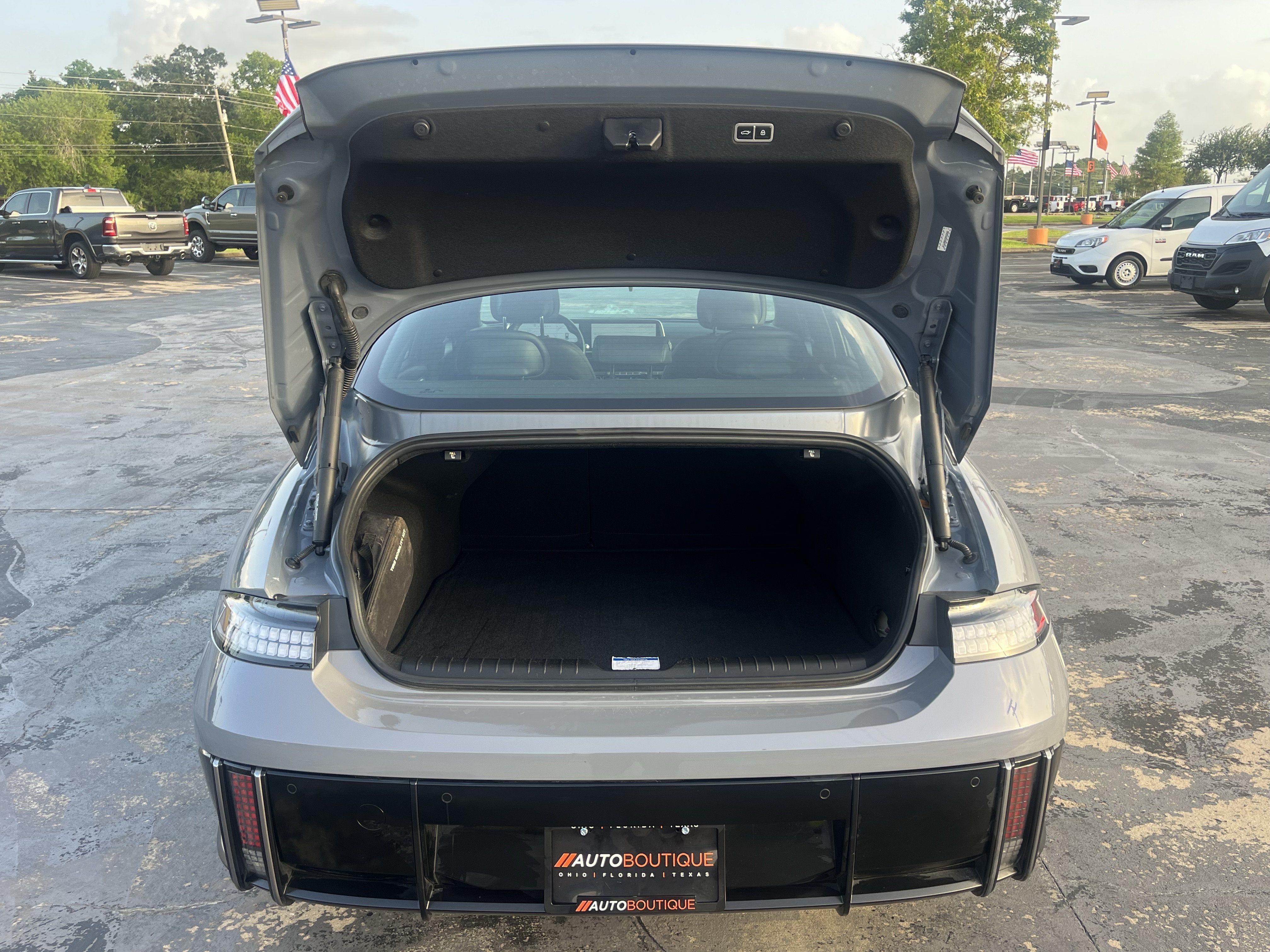 Used 2025 Hyundai Ioniq 6 SEL RWD image 11