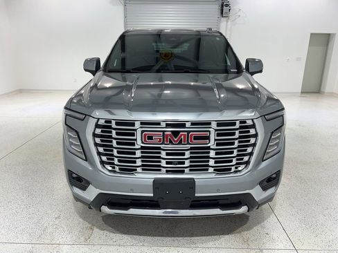 Used 2025 GMC Yukon Denali AWD/4WD image 8
