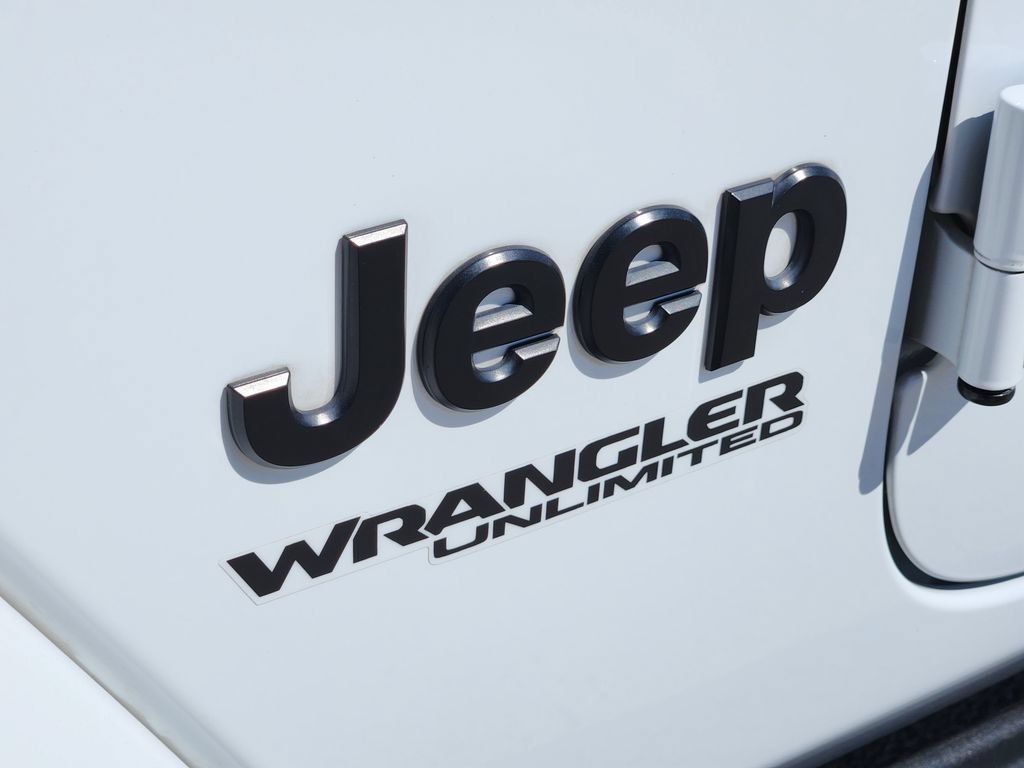 Used 2021 Jeep Wrangler Unlimited Sahara AWD/4WD image 12