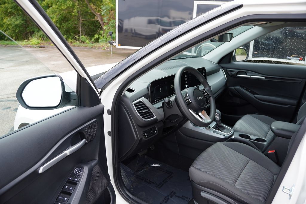 Certified 2024 Kia Seltos LX AWD/4WD image 14