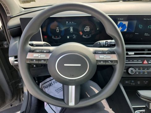 Used 2025 Hyundai Tucson SE image 13